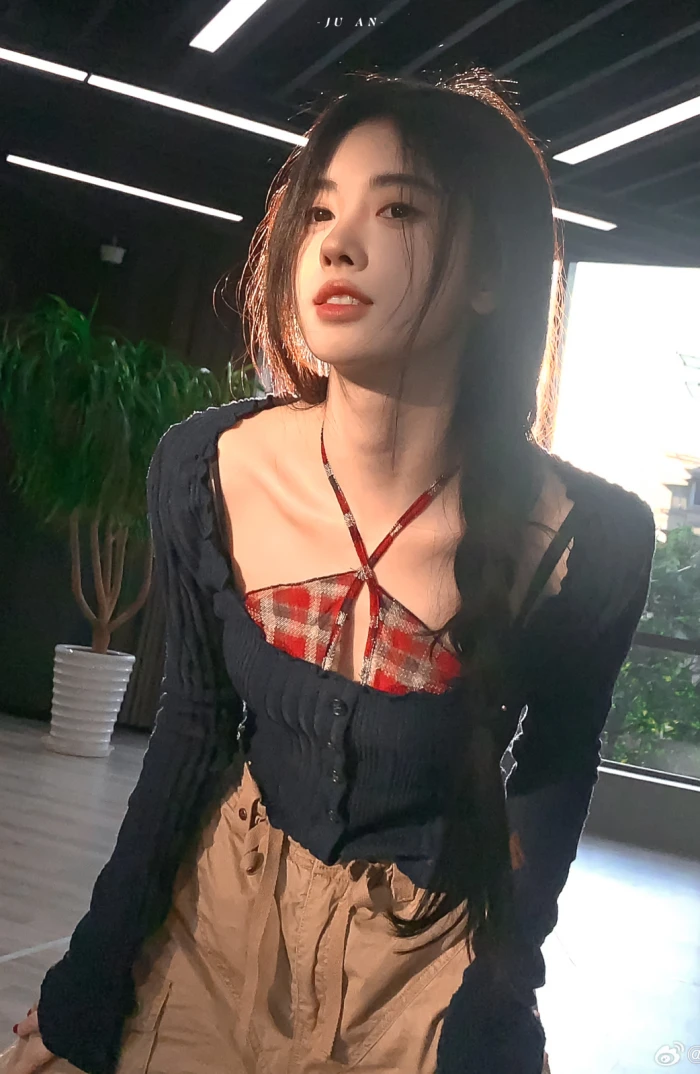 /public/uploads/4b6706c73dbb4d761350d44e/2025/06/19/ce7577a81ea18e2f2d9666db.png